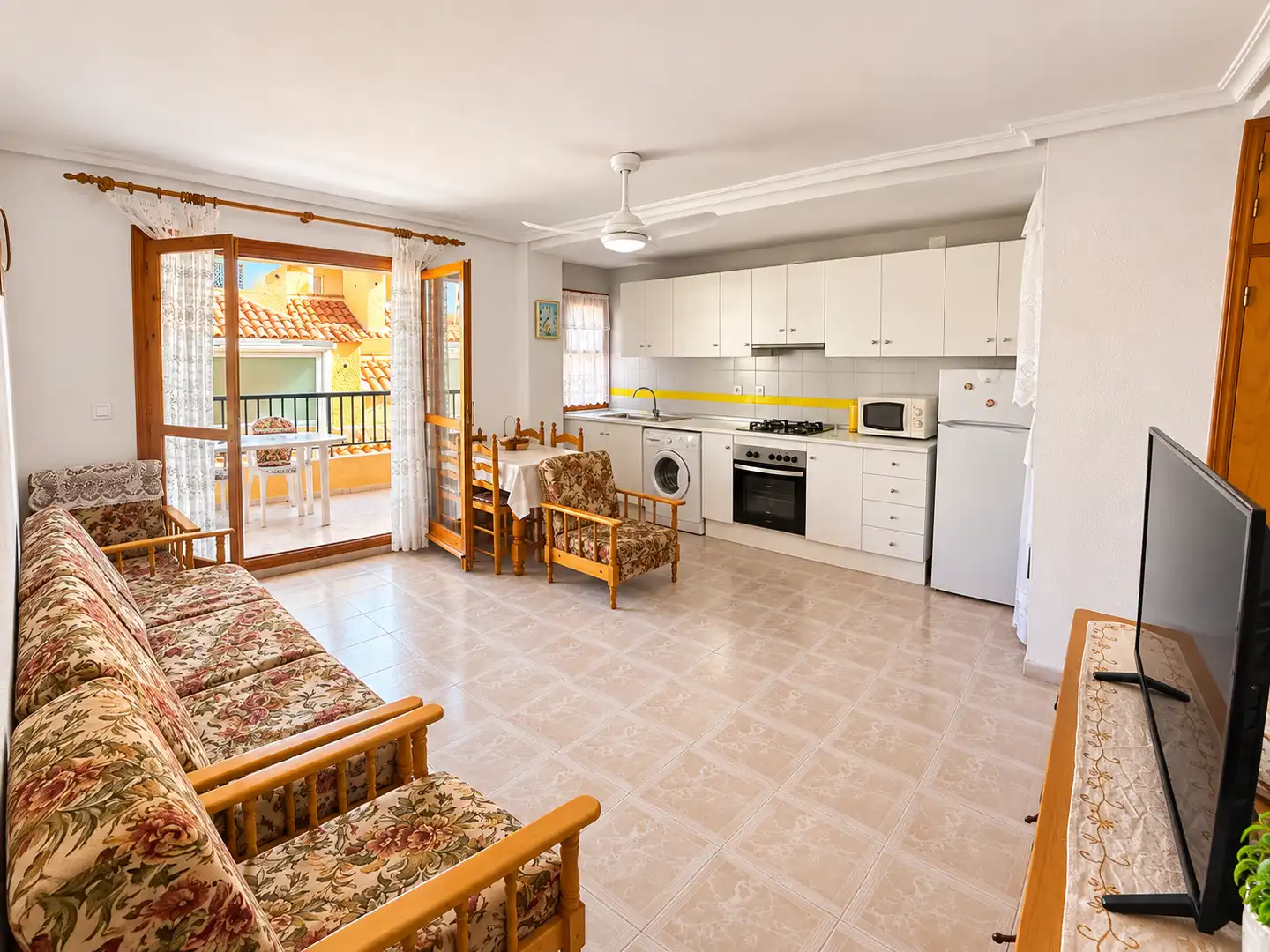 Cocina de Apartamento en venta en Torrevieja con Amueblado y Piscina comunitaria