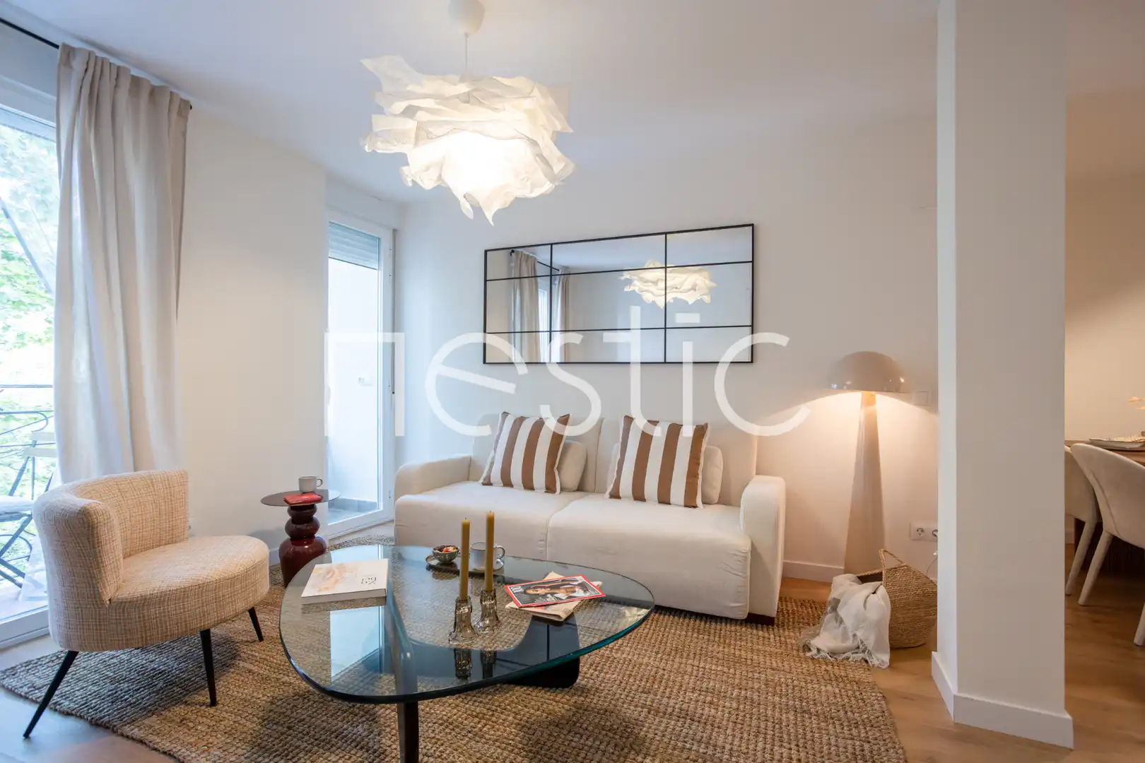 Sala de estar de Apartamento de alquiler en  Madrid Capital con Aire acondicionado, Calefacción y Amueblado