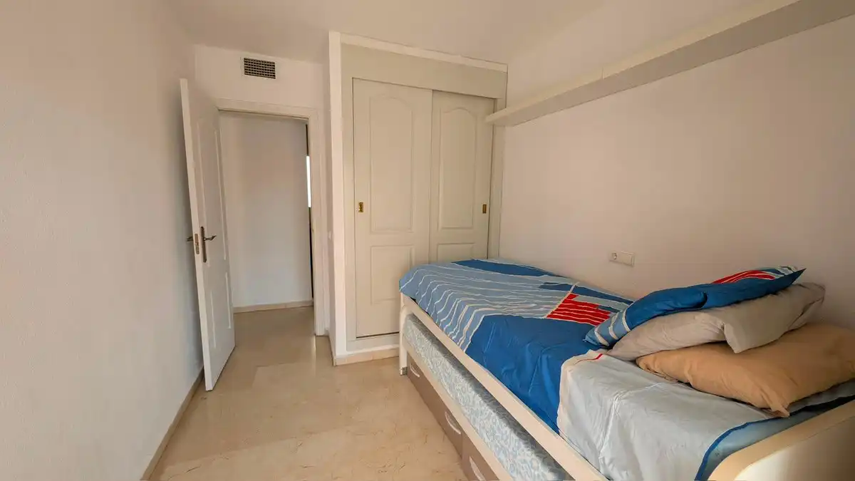 Dormitori de Apartament en venda en Benalmádena amb Aire condicionat, Calefacció i Jardí privat