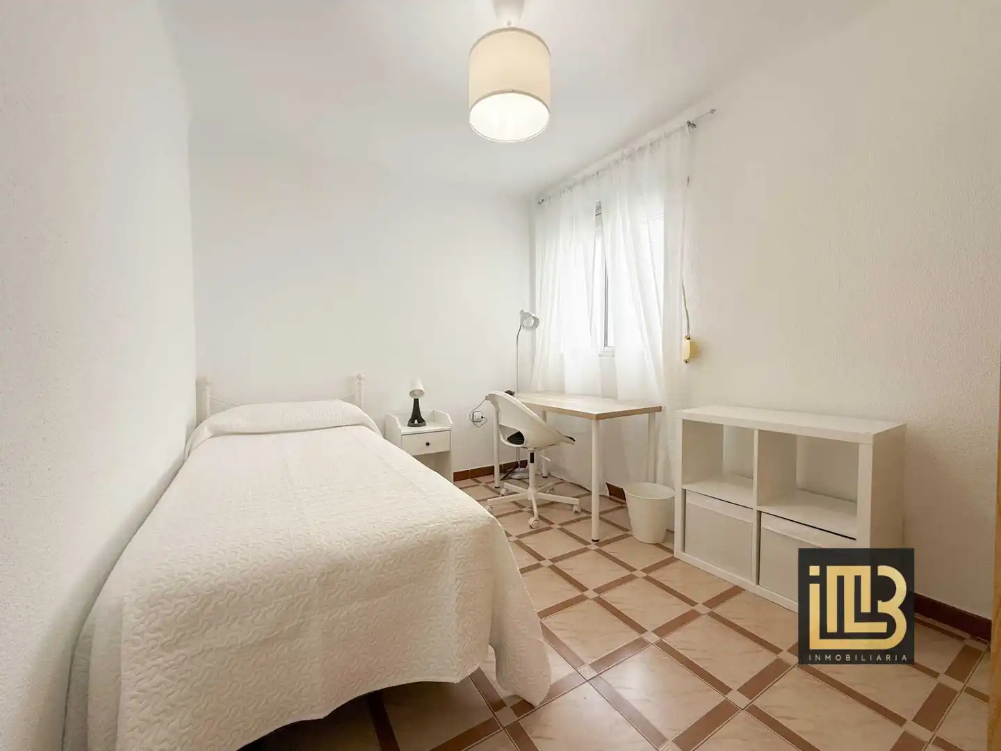 Bedroom of Flat for share in Málaga  with Air Conditioner, Heating and Furnished