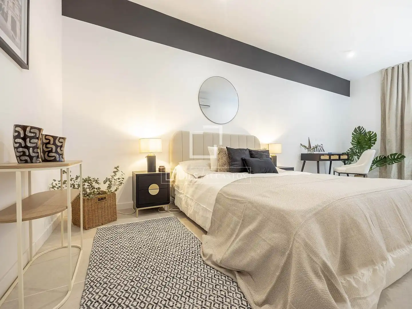 Bedroom of Flat for sale in Valencia  with Air Conditioner, Heating and Terrace