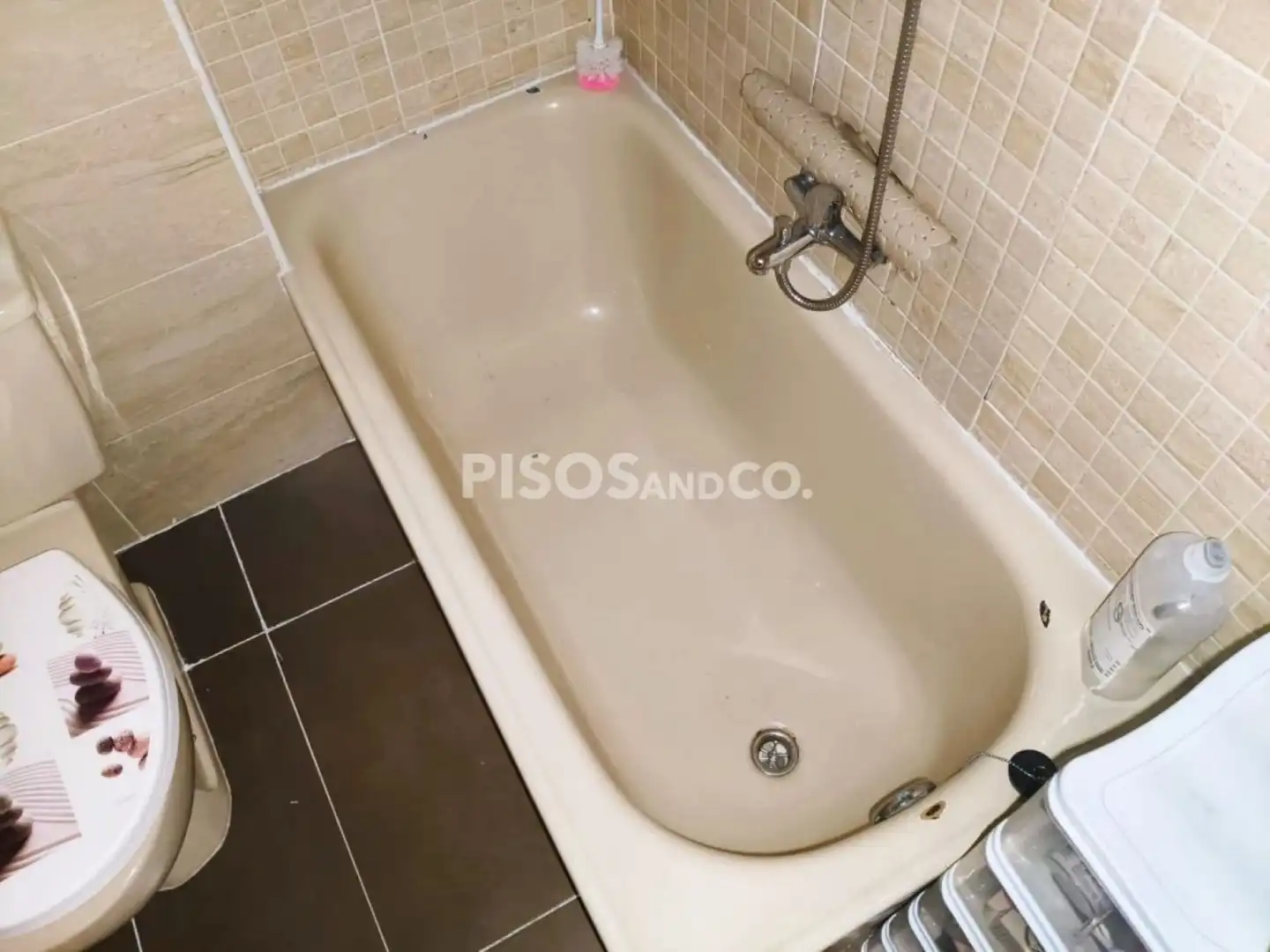Baño de Piso en venta en Cambre  con Calefacción, Trastero y Amueblado