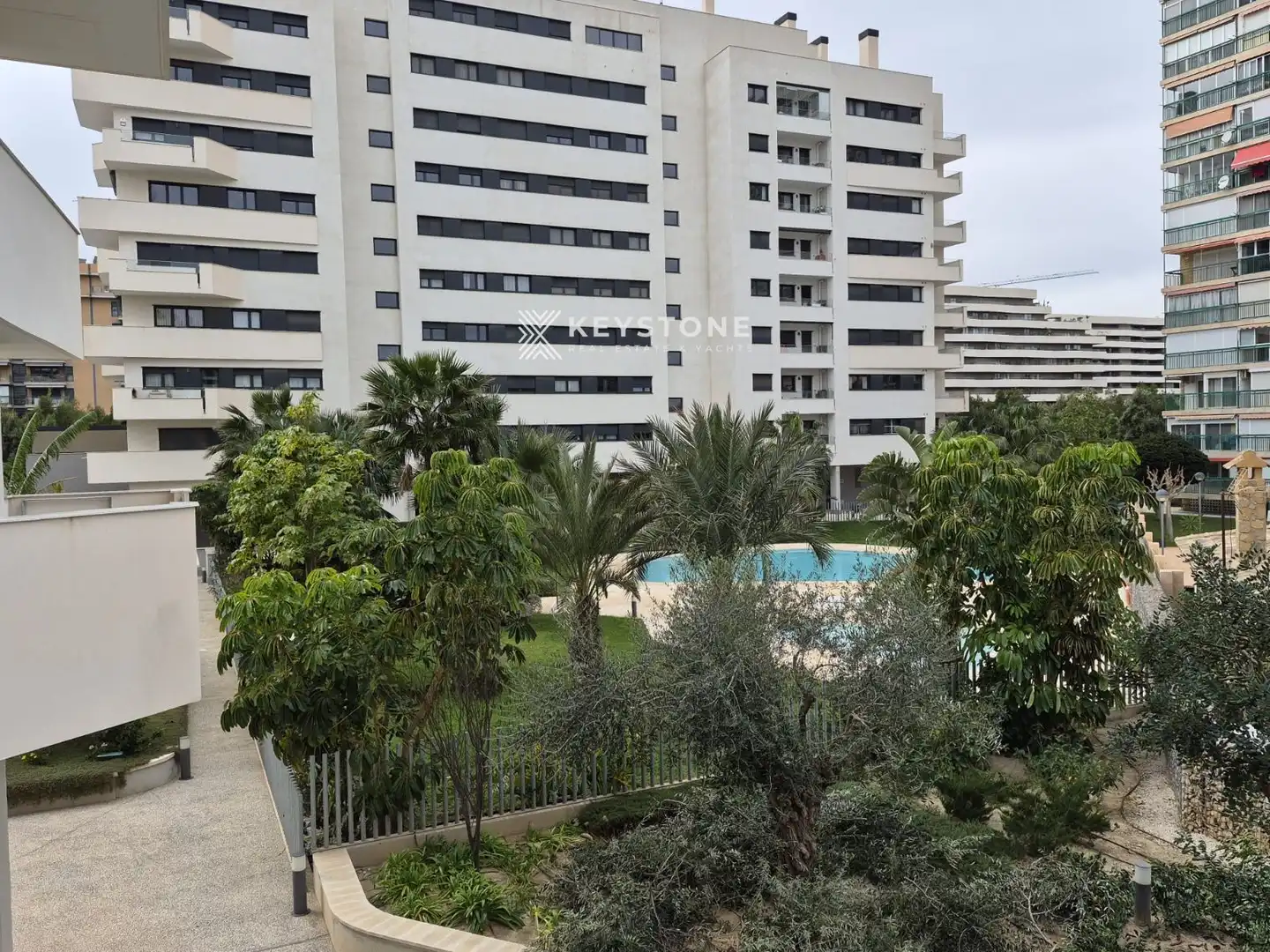Außenansicht von Wohnung zur Miete in Alicante / Alacant mit Klimaanlage, Heizung und Terrasse