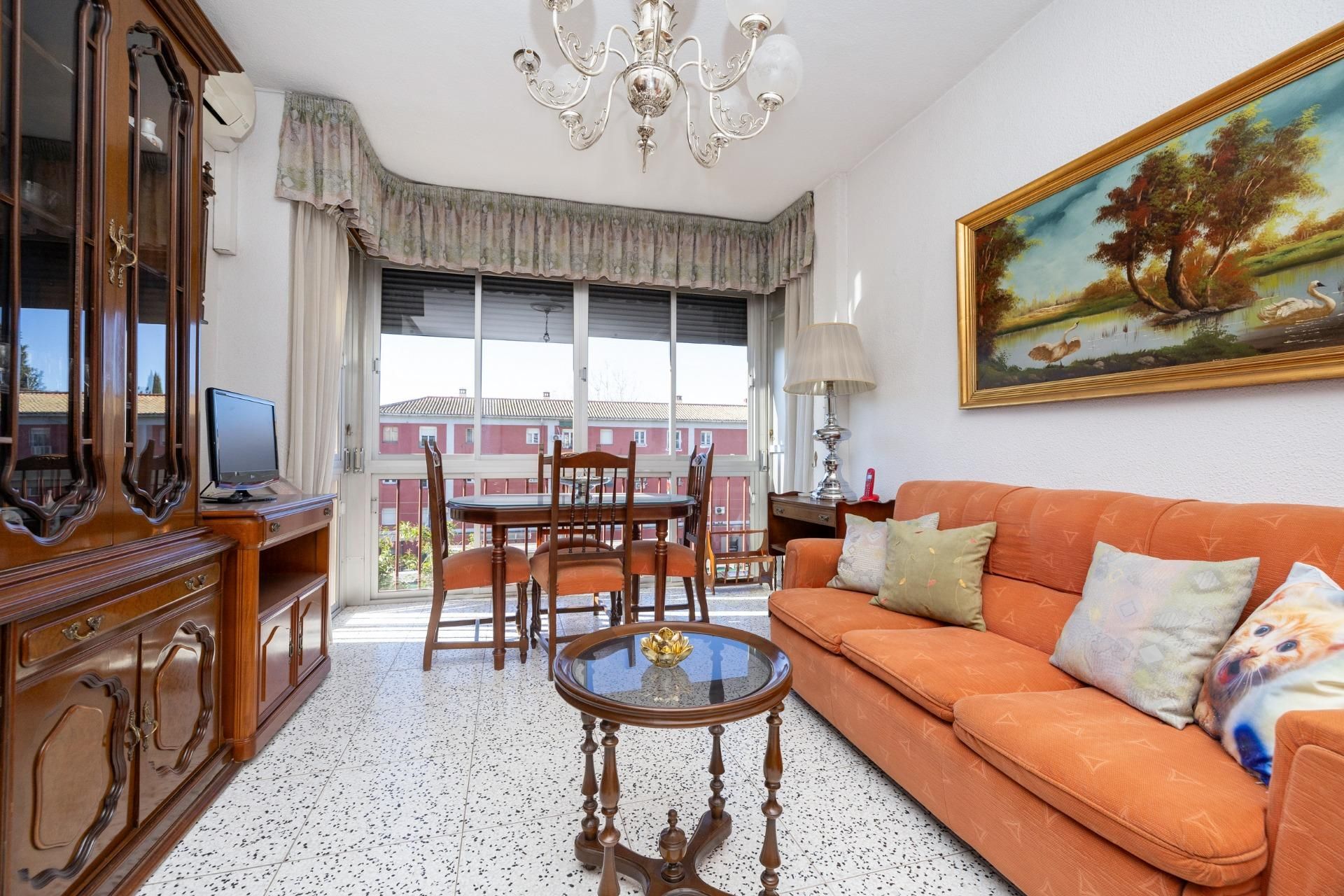 Living room of Flat for sale in  Granada Capital  with Air Conditioner and Balcony