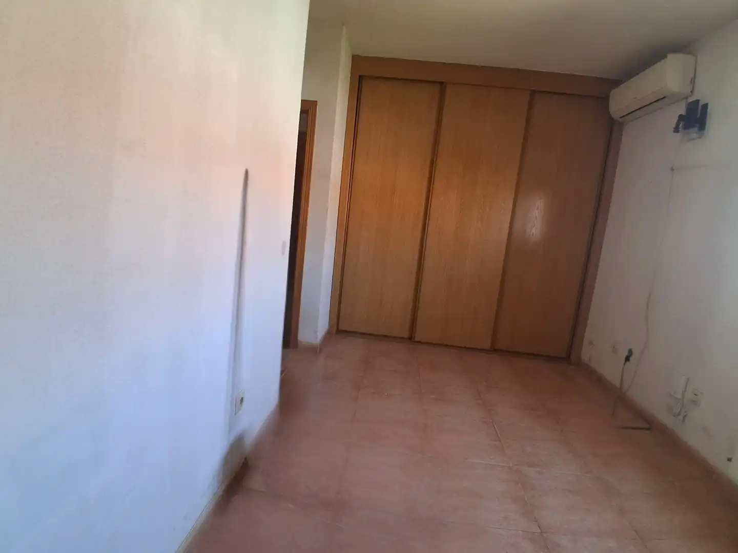 Dormitori de Casa adosada en venda en El Viso de San Juan amb Calefacció i Piscina