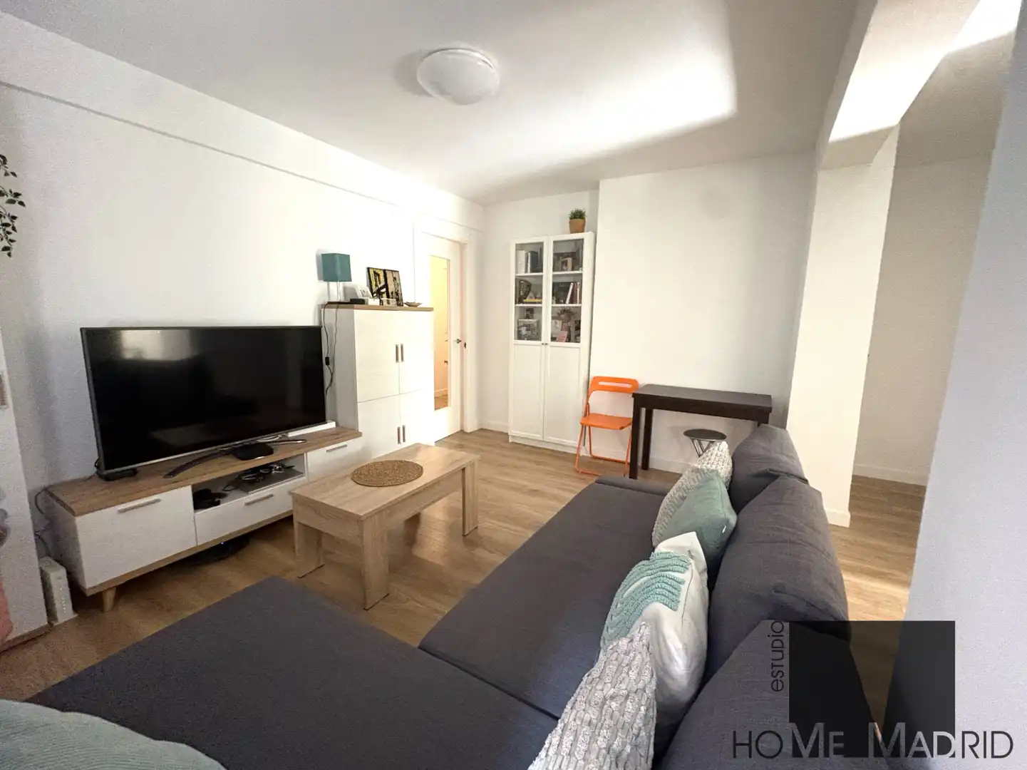 Living room of Flat for sale in Fuencarral - El Pardo