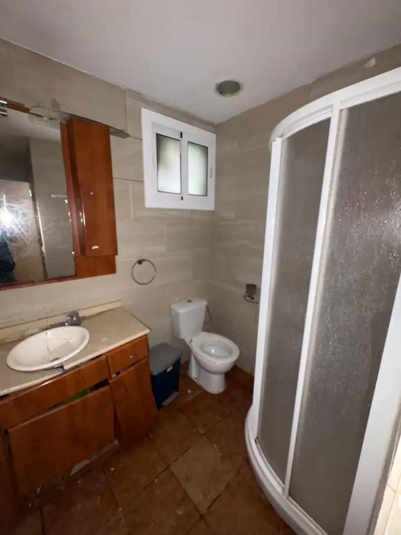 Bathroom of Houses for sale in Artigues - Llefià