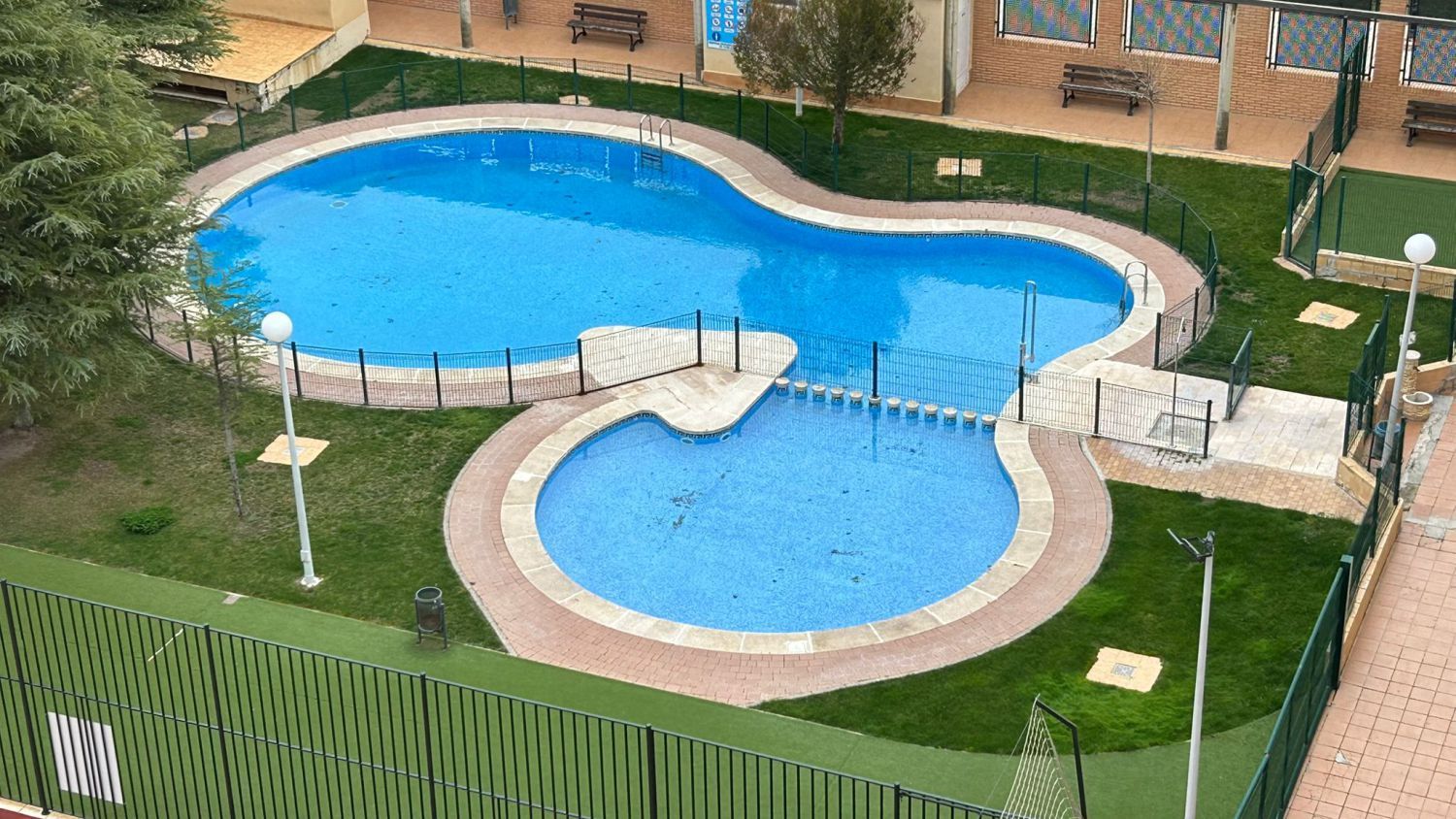 Piscina de Piso en venta en  Albacete Capital con Calefacción, Trastero y Balcón
