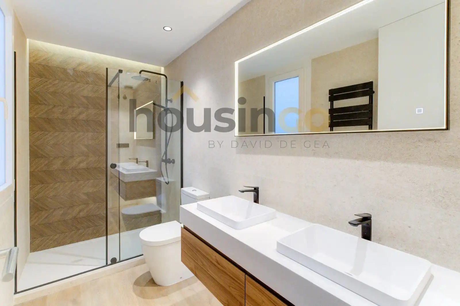 Bathroom of Flat for sale in Madrid  with Air Conditioner, Heating and Oven