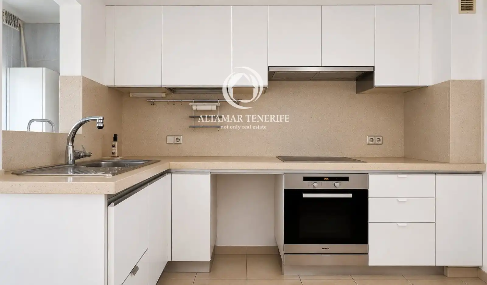 Cuina de Apartament en venda en Santa Cruz de Tenerife amb Aire condicionat i Traster
