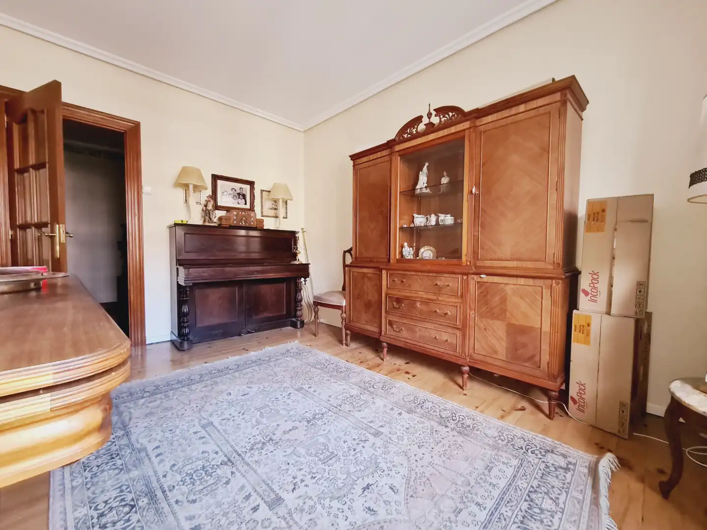 Living room of Flat for sale in  Pamplona / Iruña  with Heating, Parquet flooring and Furnished