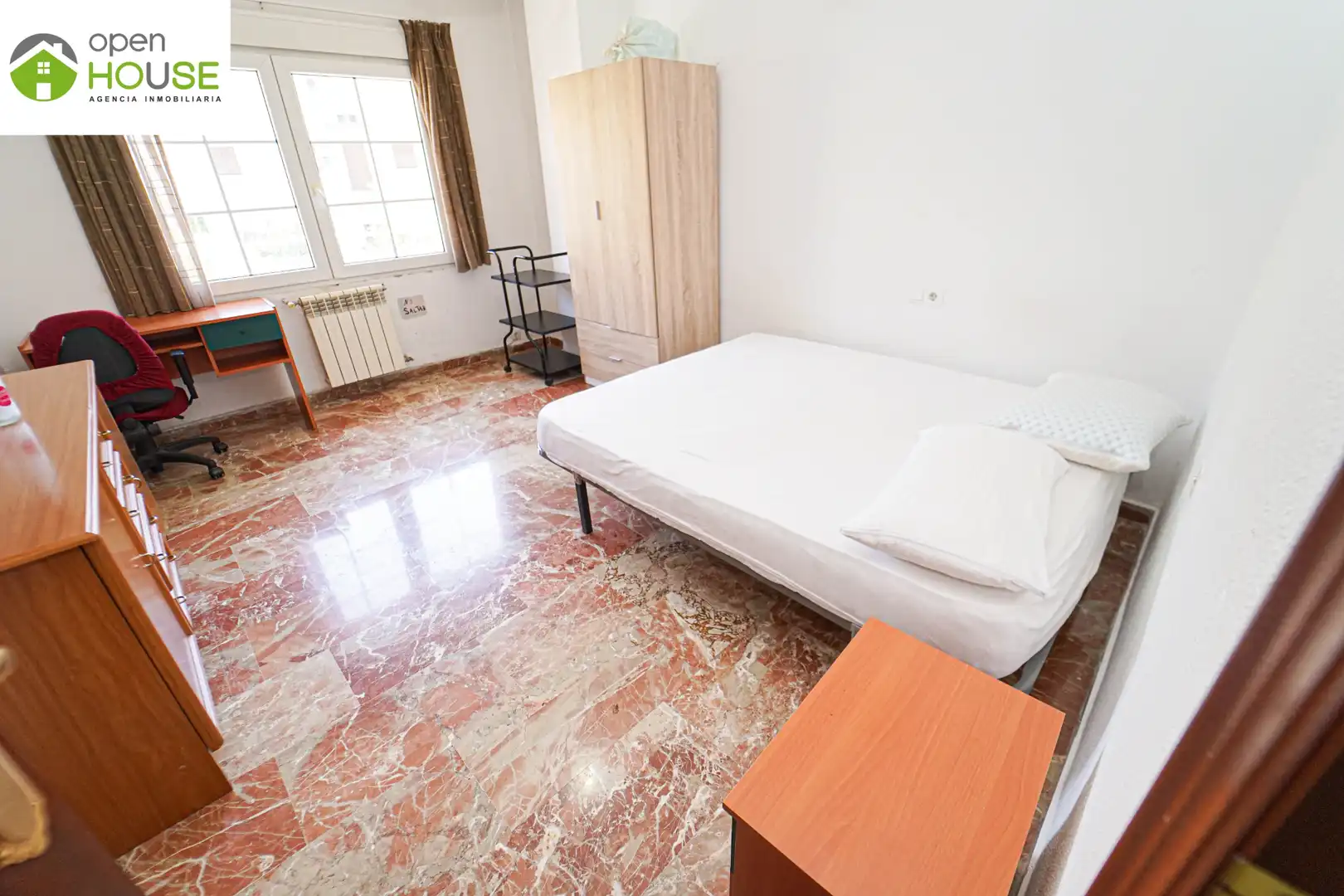 Bedroom of Flat for rent in Granada  with Heating, Furnished and Oven