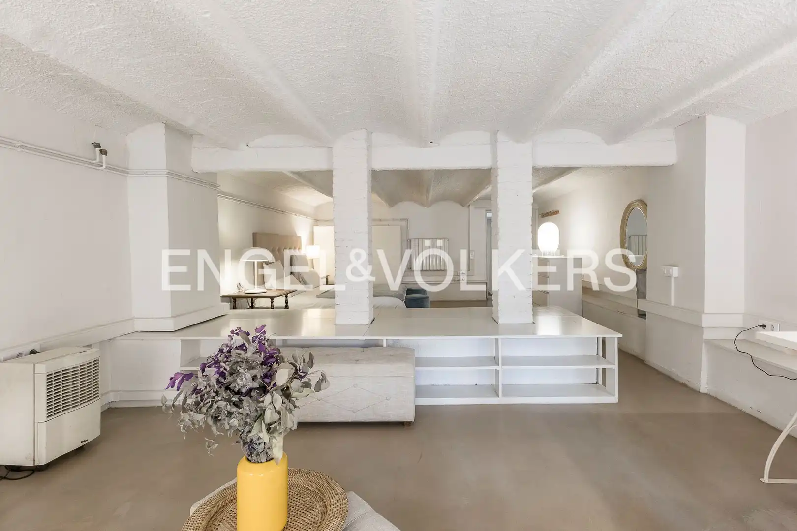 Dúplex en venta en Barcelona con Calefacción, Terraza y Trastero