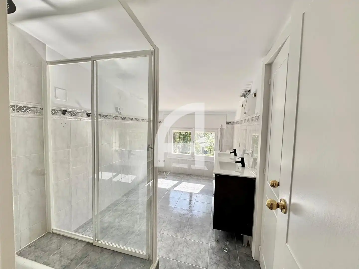 Baño de Casa o chalet en venta en Villanueva de la Cañada con Aire acondicionado, Calefacción y Jardín privado