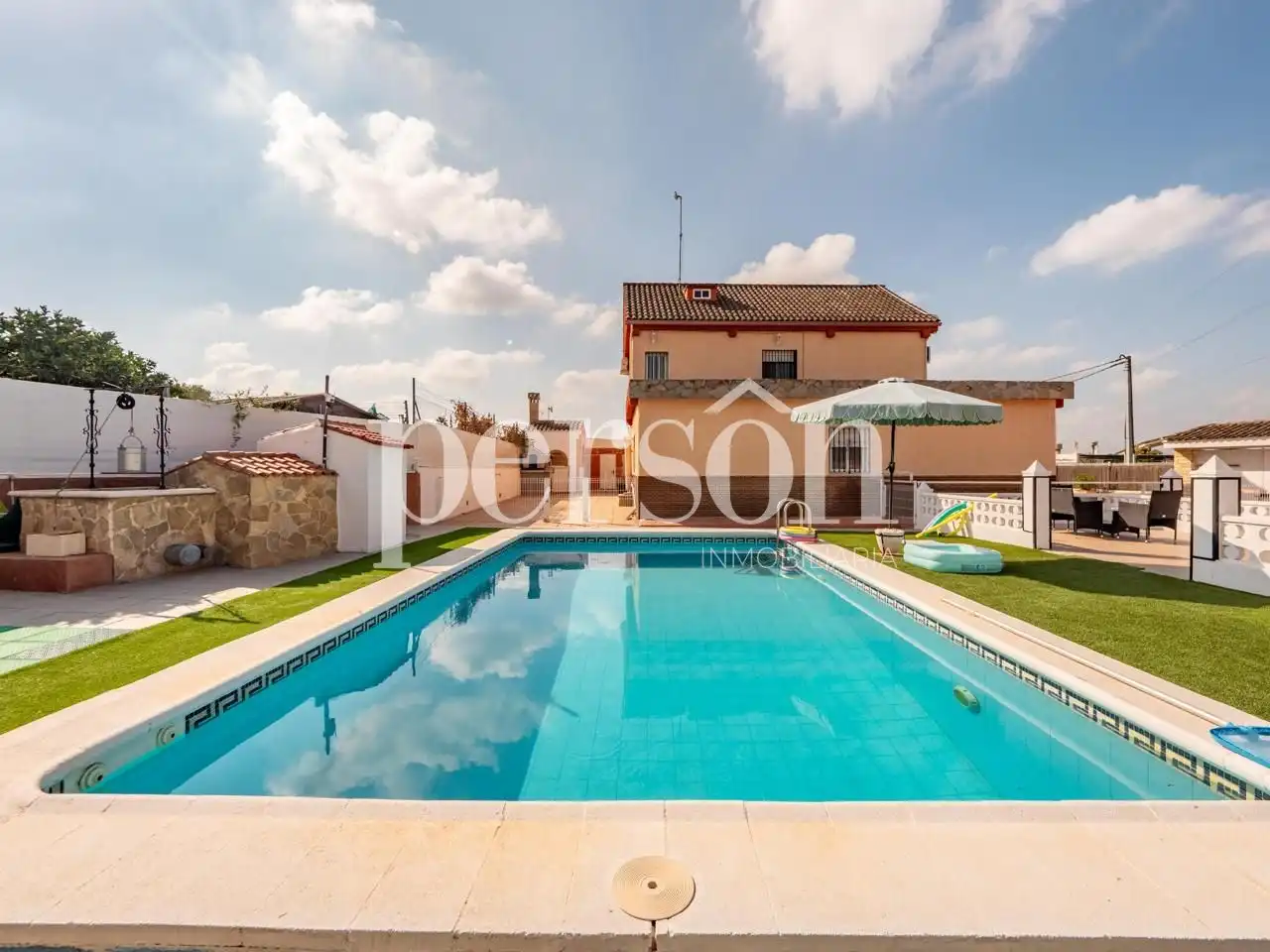 Piscina de Casa o xalet en venda en Manises amb Aire condicionat, Jardí privat i Terrassa