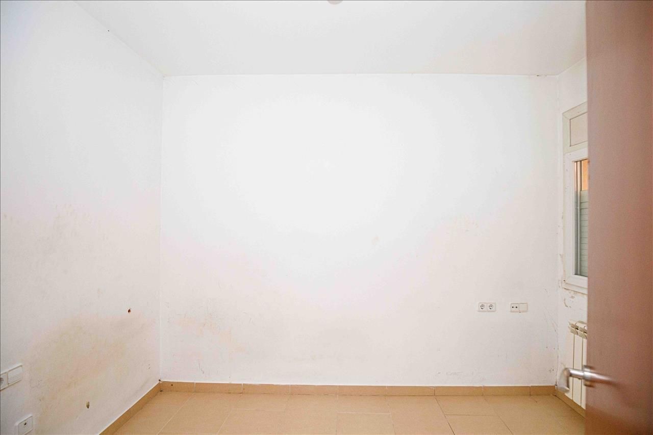 Bedroom of Flat for sale in Figueres  with Terrace and Balcony