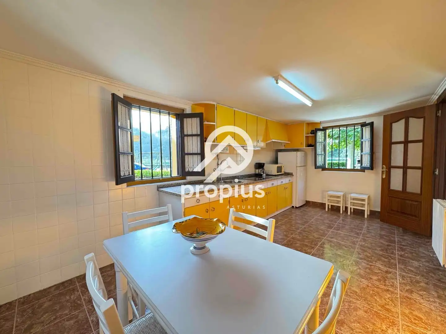Cocina de Casa o chalet en venta en Parres con Calefacción, Jardín privado y Parquet