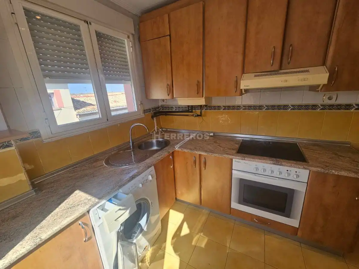 Cuina de Apartament en venda en  Logroño amb Calefacció i Parquet
