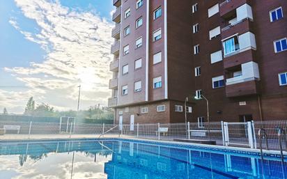 Piscina de Pis en venda en  Logroño amb Aire condicionat, Terrassa i Piscina