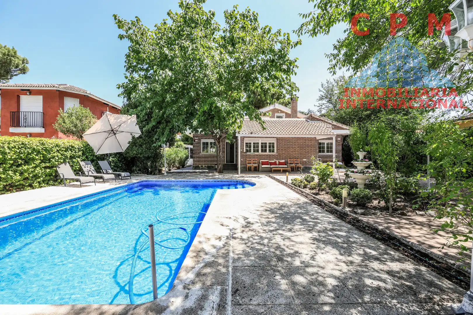Schwimmbecken von Haus oder Chalet zur Miete in Pozuelo de Alarcón mit Klimaanlage, Heizung und Privatgarten