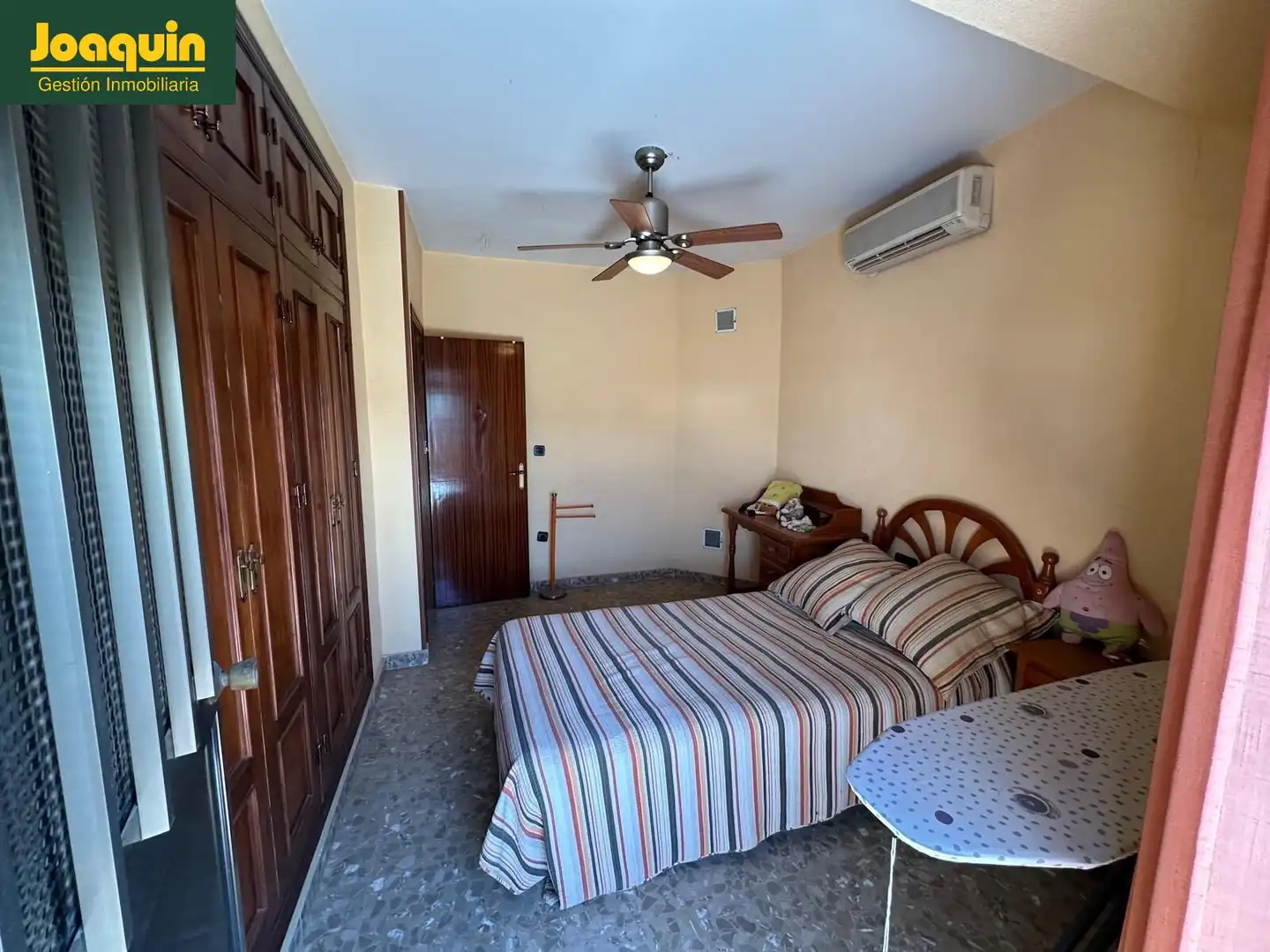 Schlafzimmer von Wohnung zum Verkauf in Córdoba mit Klimaanlage, Terrasse und Abstellraum