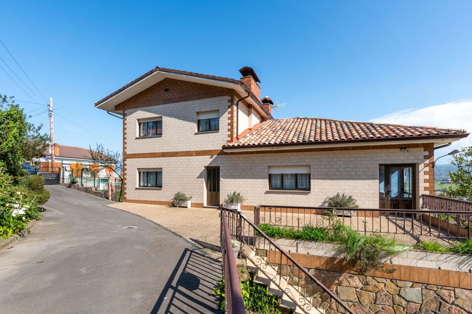 Exterior view of House or chalet for sale in Oviedo   with Heating, Parquet flooring and Terrace
