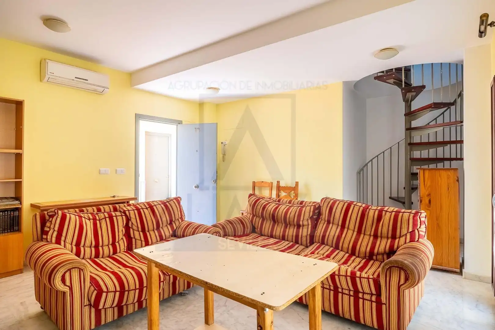 Wohnzimmer von Maisonette zum Verkauf in Gines mit Klimaanlage, Terrasse und Abstellraum