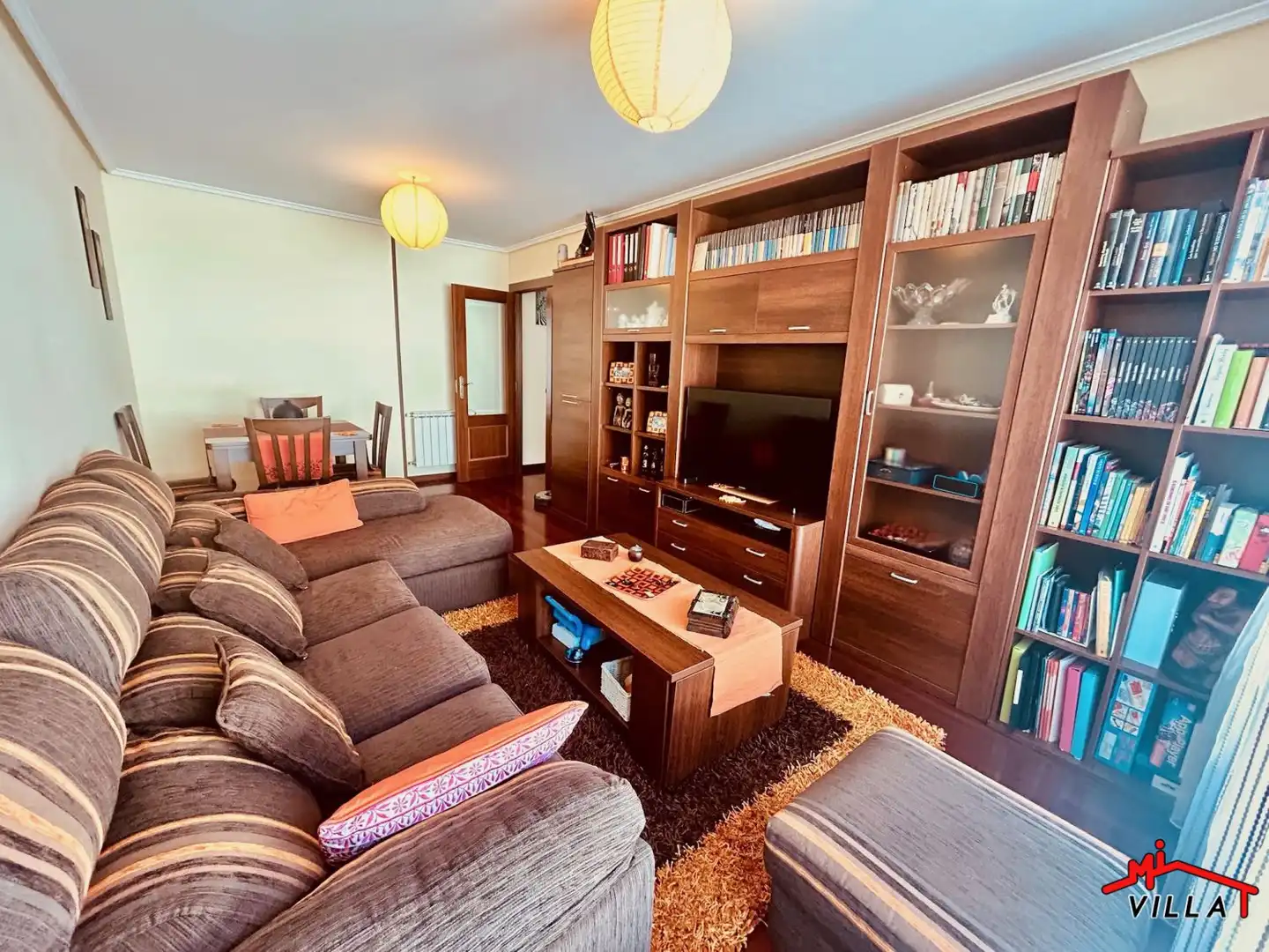 Sala de estar de Piso en venta en Ramales de la Victoria con Calefacción, Balcón y Piscina comunitaria