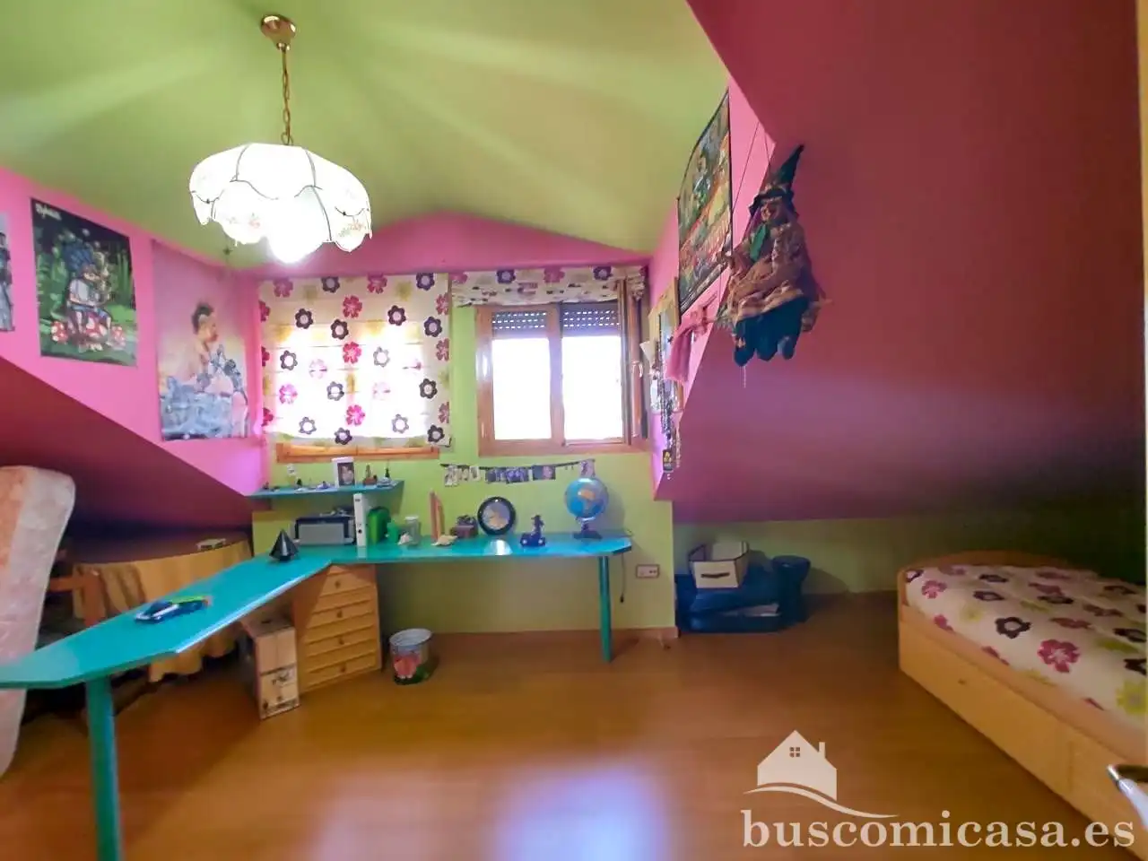 Dormitori de Casa o xalet en venda en Linares amb Aire condicionat, Calefacció i Jardí privat