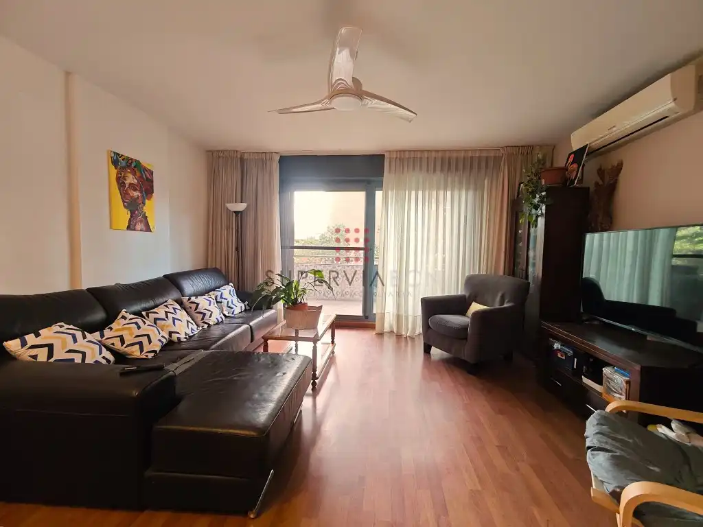 Sala d'estar de Dúplex en venda en Sant Just Desvern