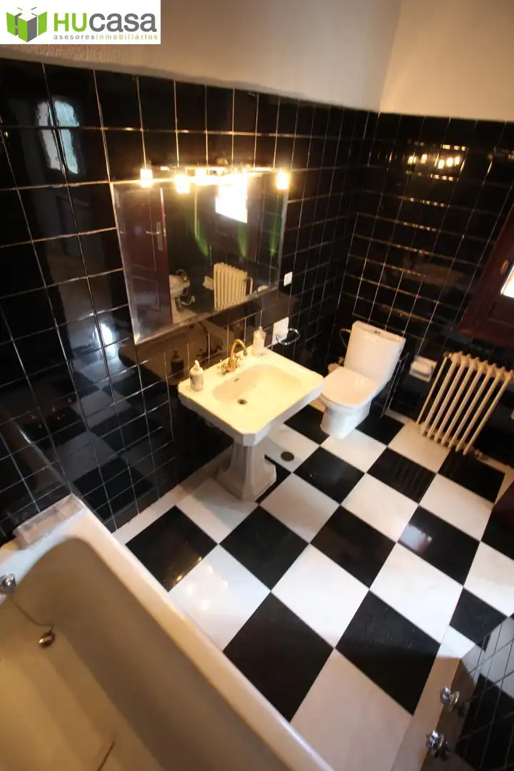 Badezimmer von Haus oder Chalet zum Verkauf in Olías del Rey mit Heizung, Privatgarten und Terrasse