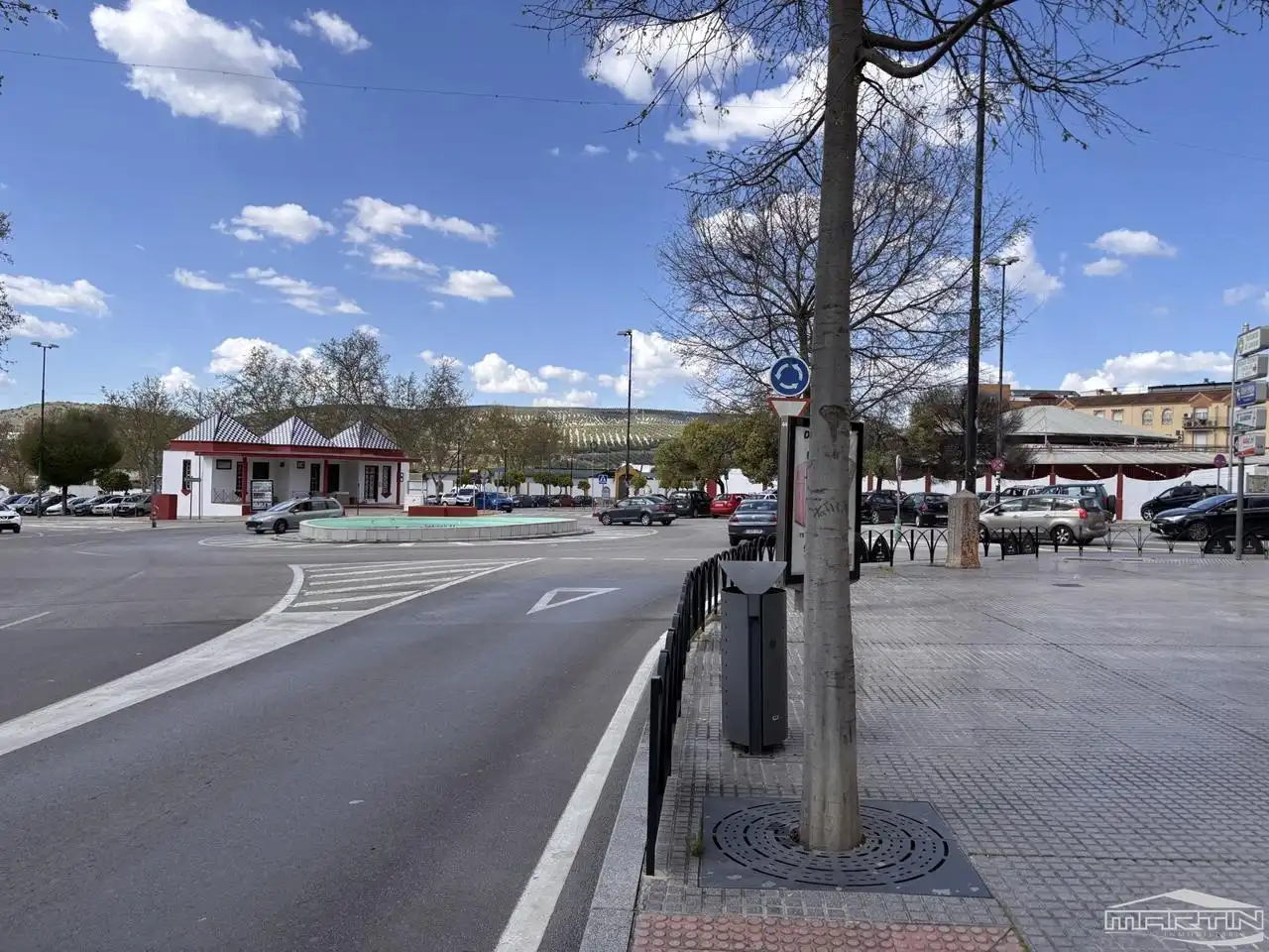 Vista exterior de Local en venta en Lucena