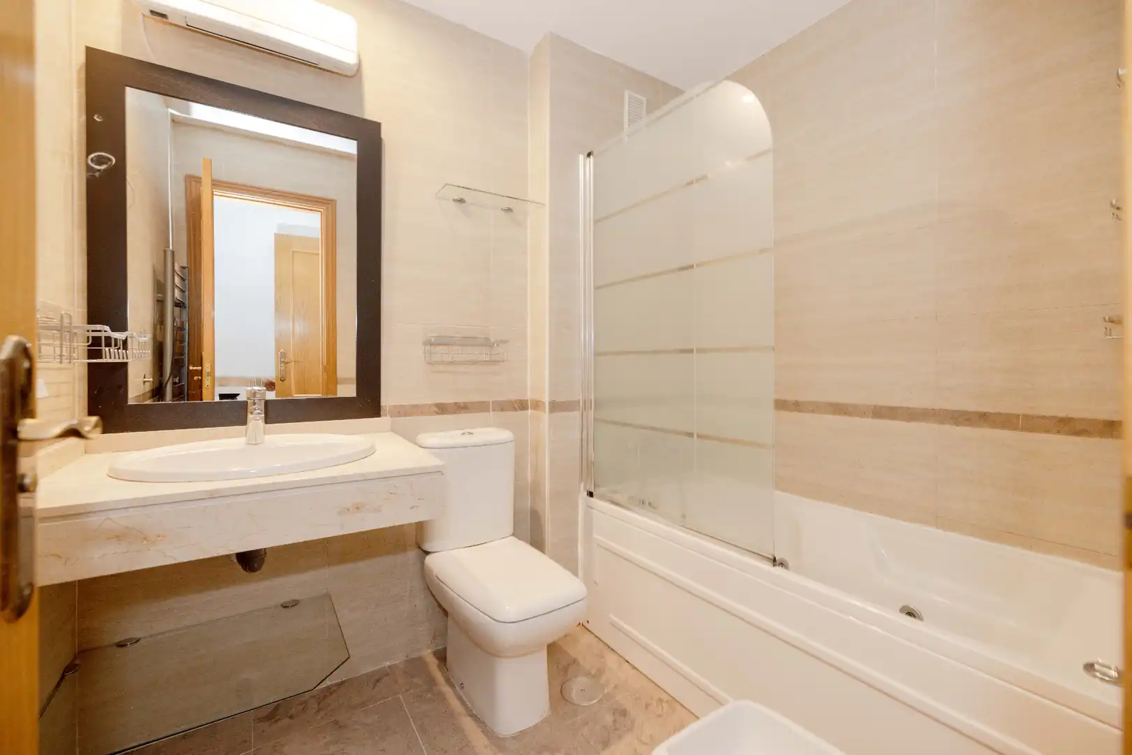 Bathroom of Flat for sale in Málaga  with Air Conditioner, Heating and Terrace