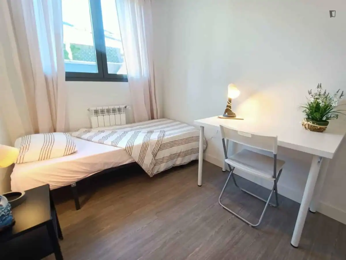 Dormitori de Apartament per a compartir en Rivas-Vaciamadrid amb Moblat, Forn i Rentadora