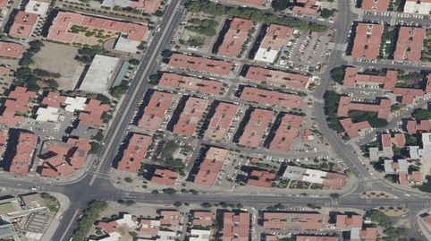 Foto 2 de Piso en venta en Cl. Playa de Marbella 4, El Torrejón - El Cerezo, Sevilla Capital