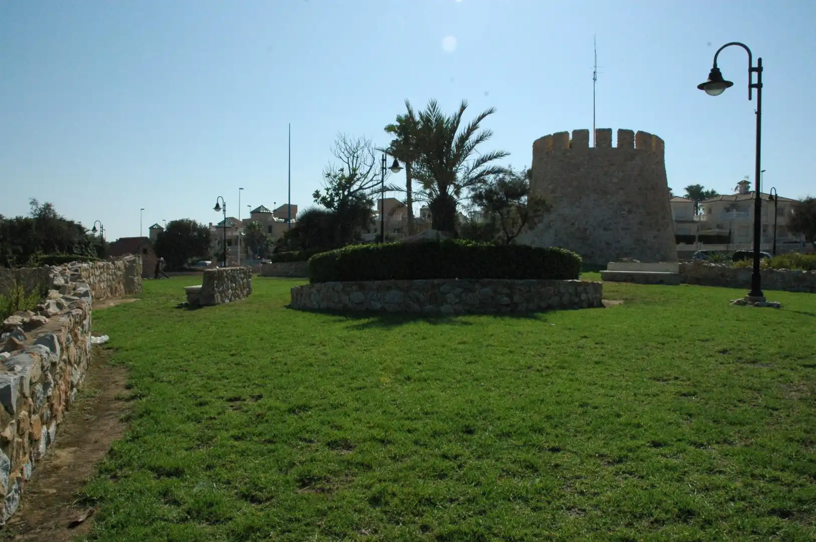 Vista exterior de Casa o chalet en venta en Torrevieja con Jardín privado, Amueblado y Piscina comunitaria