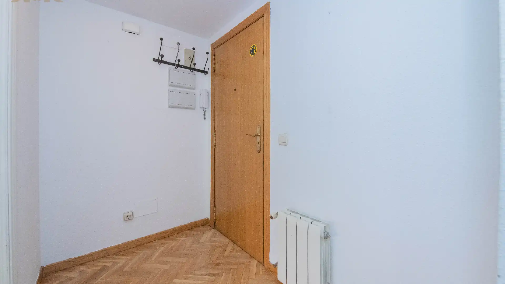 Flat for sale in  Madrid Capital  with Air Conditioner, Heating and Private garden