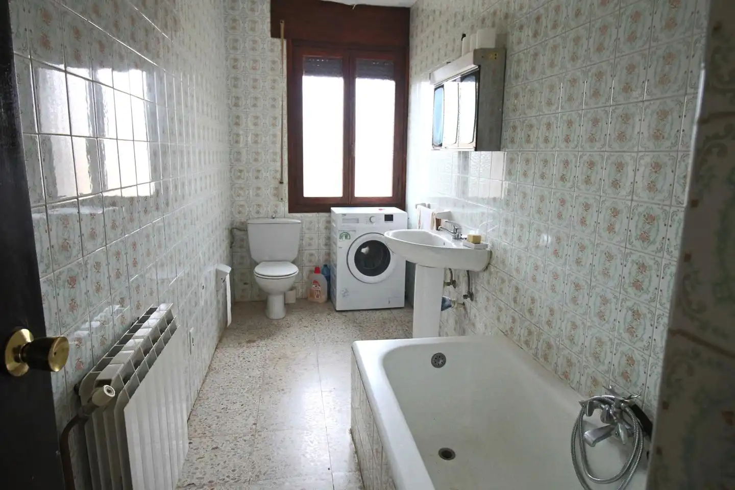 Bathroom of Country homes for sale in Arganza  with Heating and Balcony