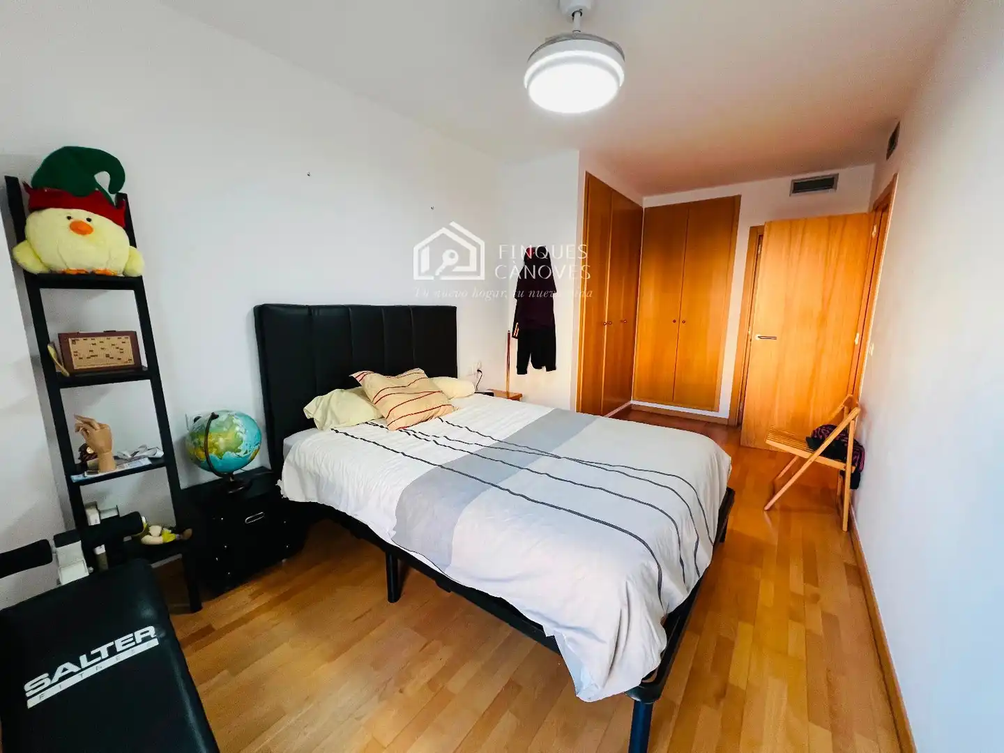 Bedroom of Flat for sale in Girona  with Air Conditioner, Heating and Parquet flooring