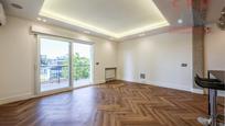Sala d'estar de Pis de lloguer en  Madrid Capital amb Aire condicionat, Calefacció i Parquet