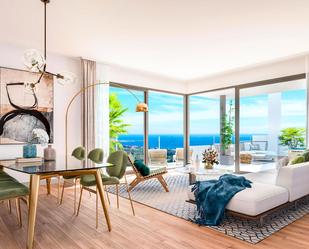 Sala d'estar de Àtic en venda en Casares amb Aire condicionat, Terrassa i Piscina