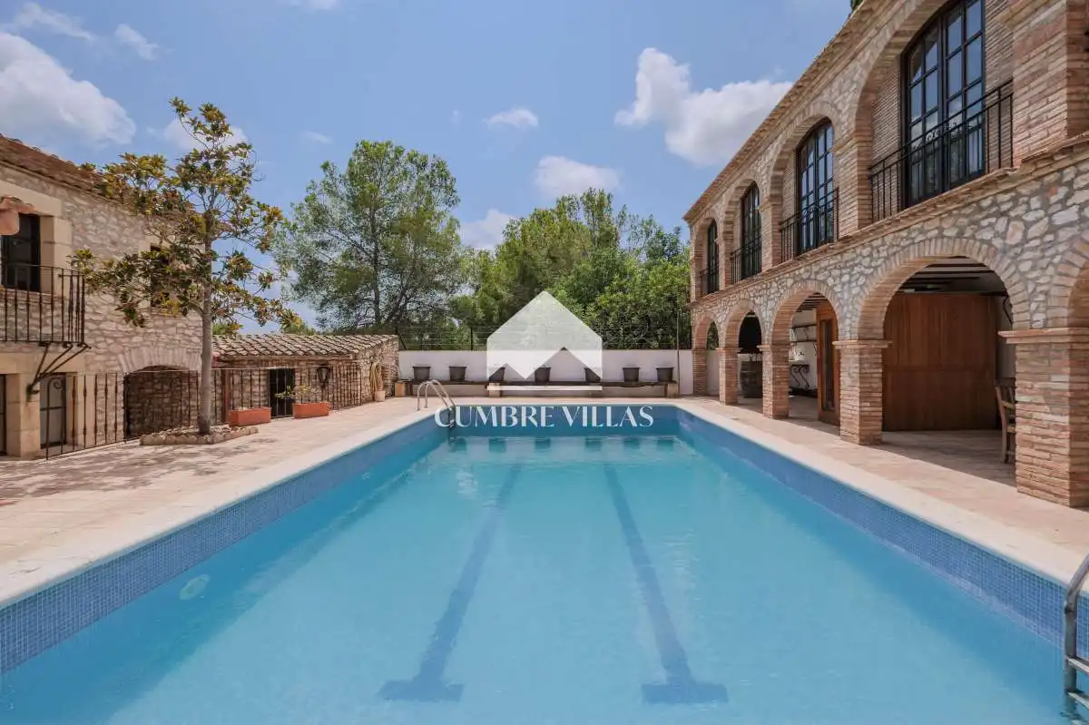 Piscina de Casa o xalet en venda en Sant Pere de Ribes amb Calefacció, Terrassa i Traster