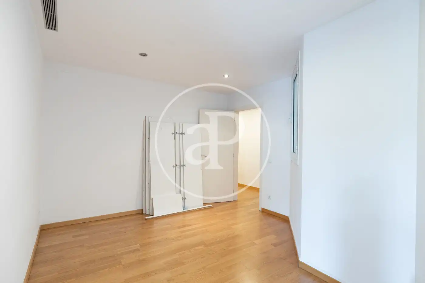 Piso en venta en Barcelona con Aire acondicionado, Calefacción y Balcón