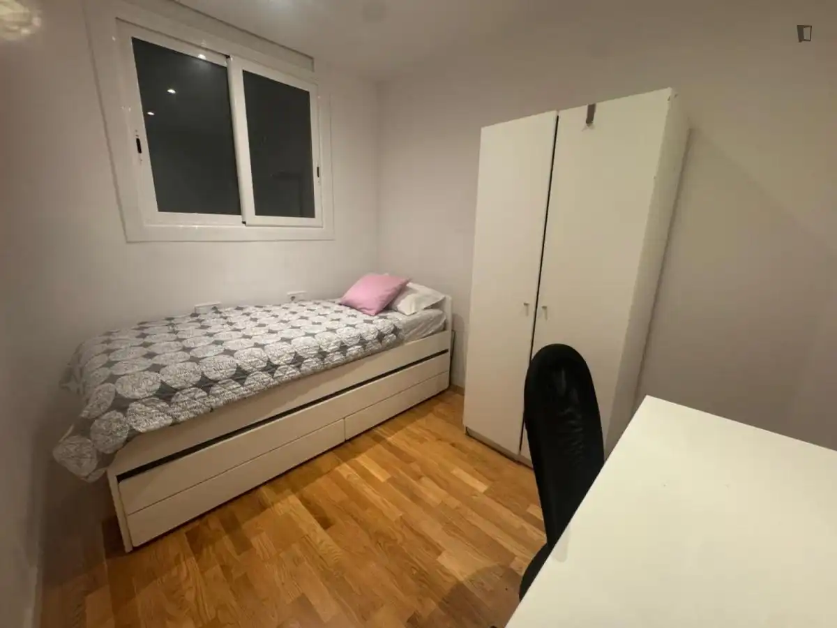 Habitació a Sant Gervasi- Galvany