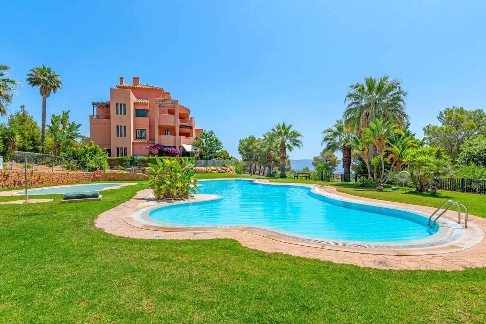 Apartment mit Pool zum Verkauf in Golf Bahía