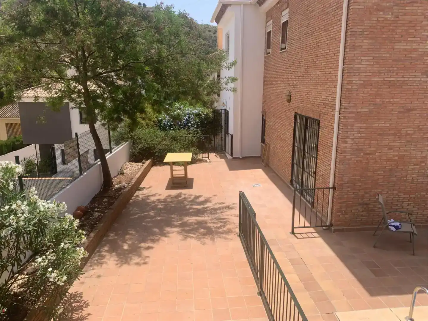 Terrassa de Casa o xalet en venda en  Granada Capital amb Aire condicionat i Piscina
