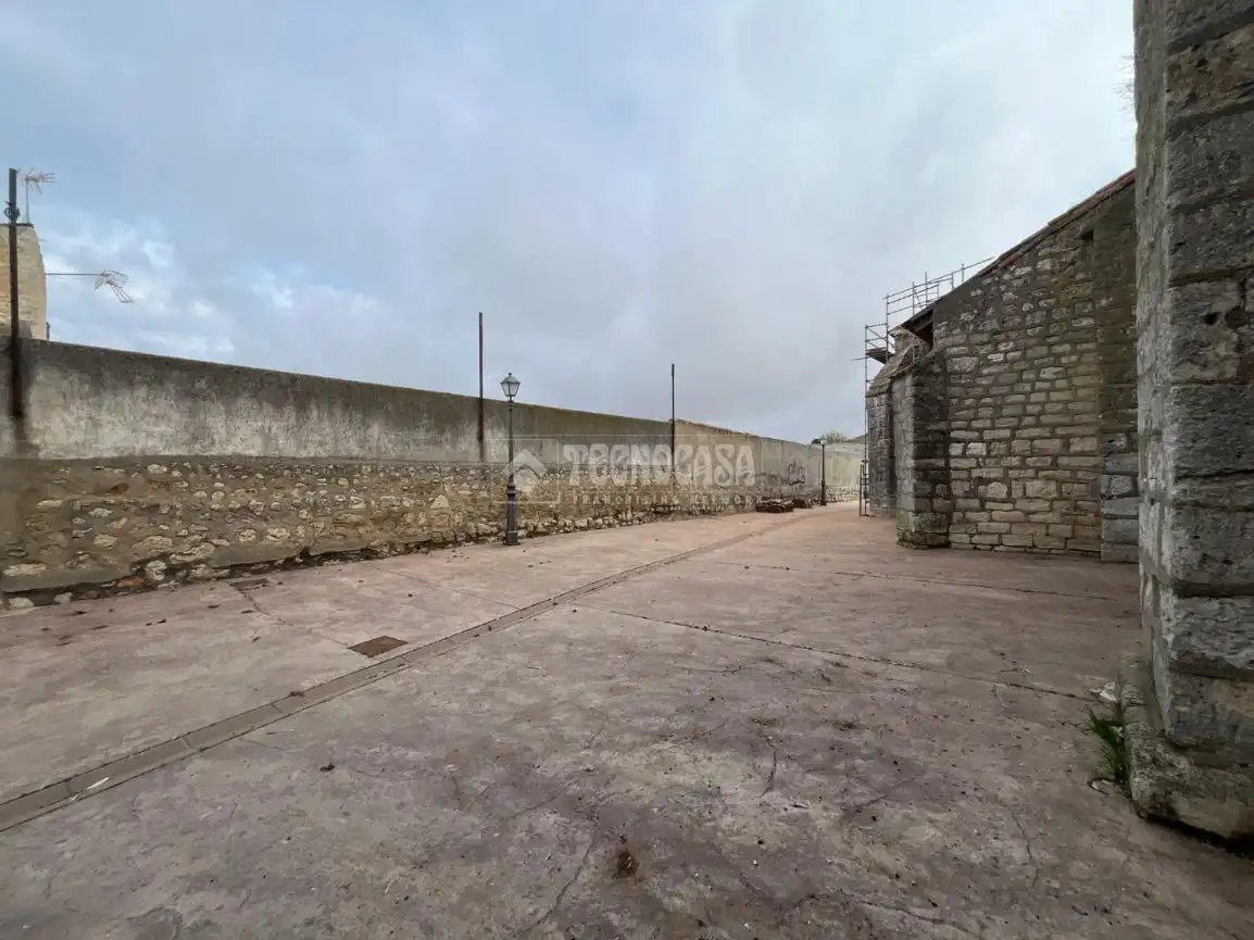 Außenansicht von Fabrik Grundstücke zum Verkauf in Villanubla
