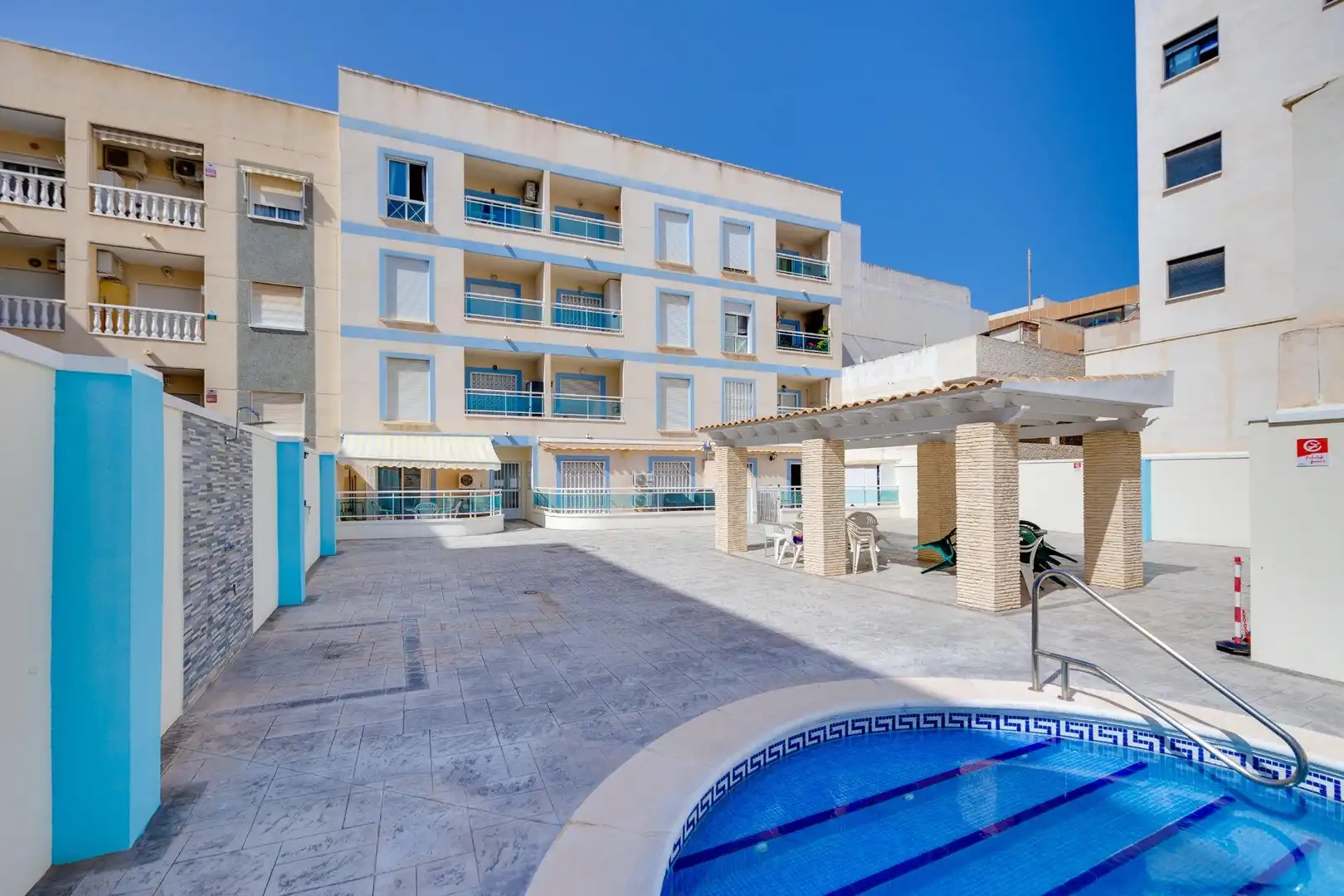 Vista exterior de Apartamento en venta en Torrevieja con Aire acondicionado, Terraza y Trastero