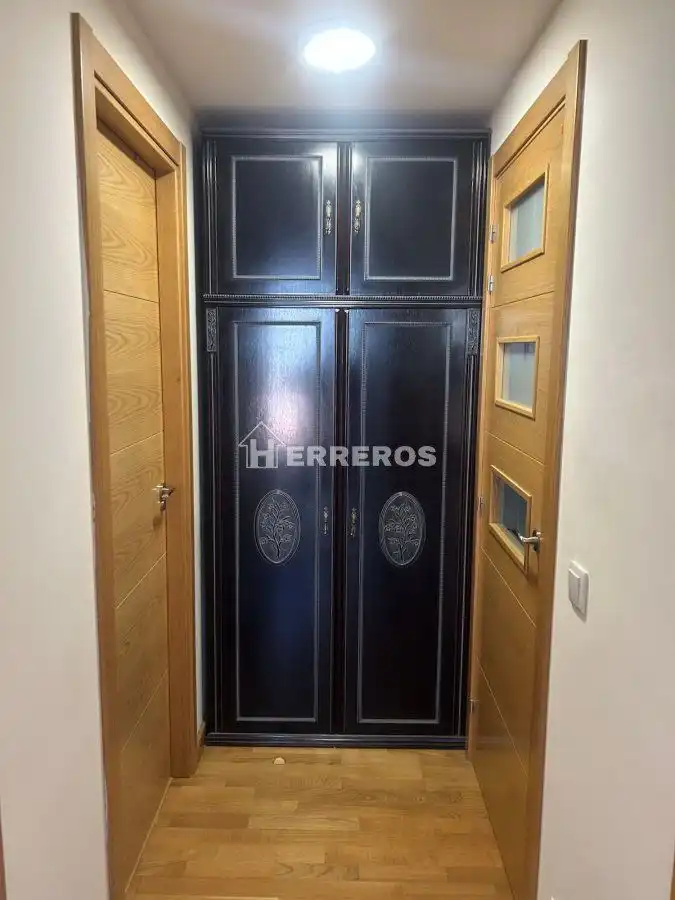 Piso en venta en Albelda de Iregua con Calefacción, Parquet y Terraza