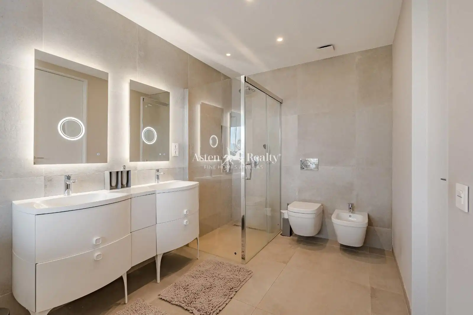 Bathroom of Houses for sale in Adeje  with Air Conditioner, Terrace and Swimming Pool
